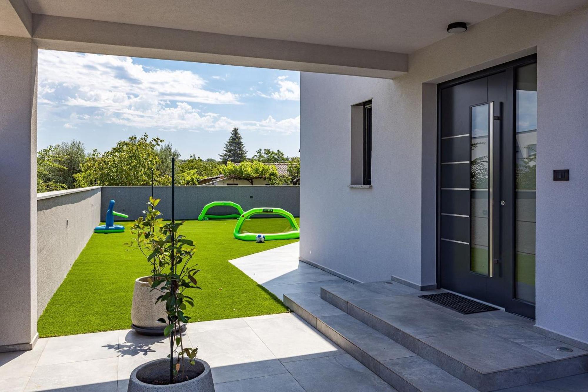 Speranza With Illuminated Pool Villa