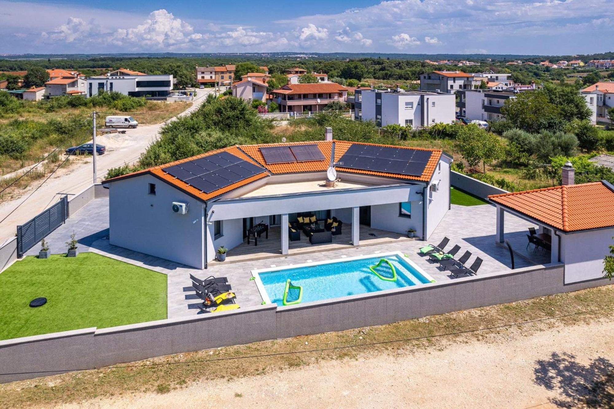 Speranza With Illuminated Pool Villa *