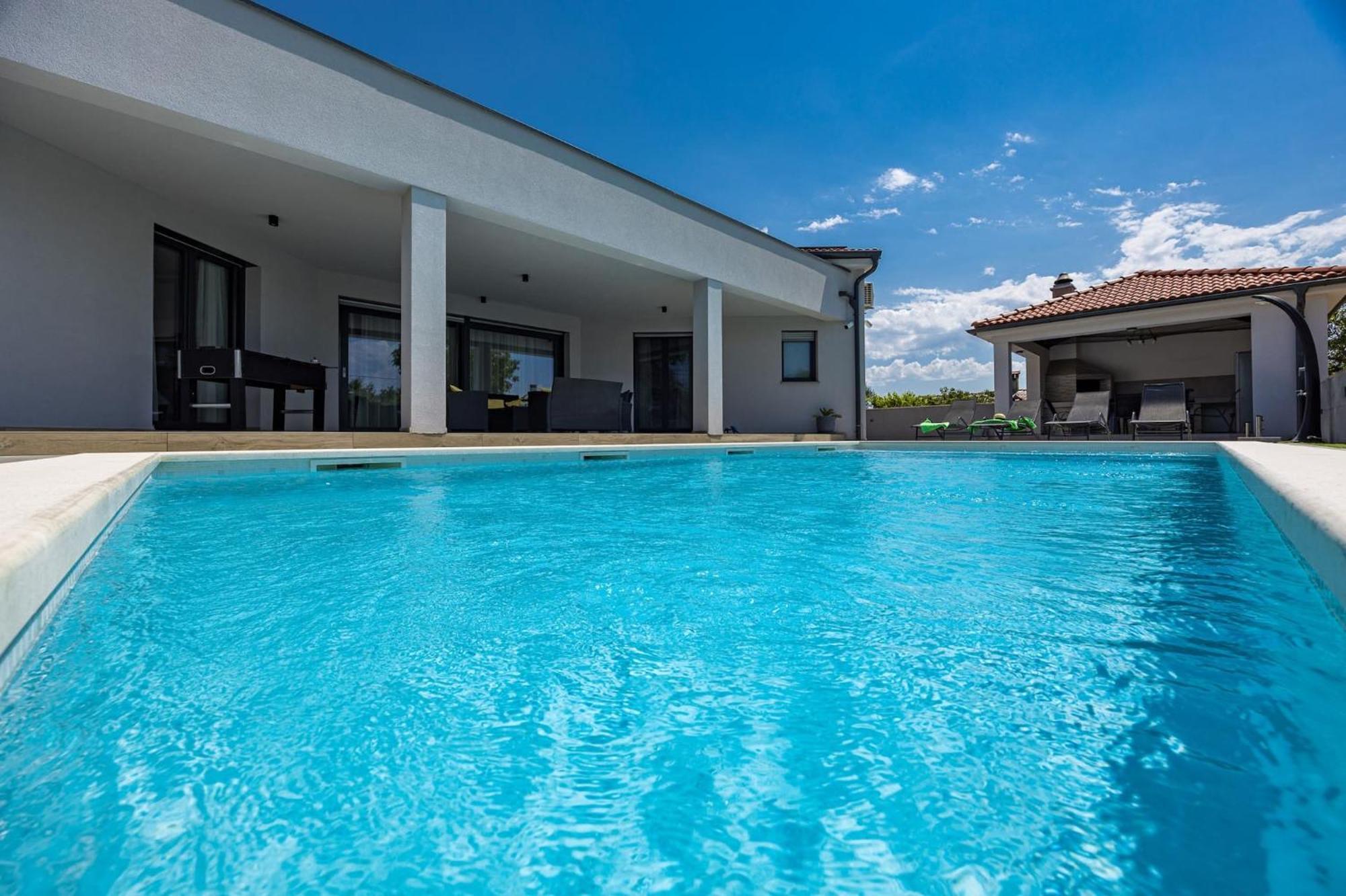 Villa Speranza With Illuminated Pool Pula